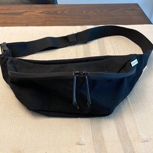 Everlane The Street Nylon Fanny Pack/Belt Bag